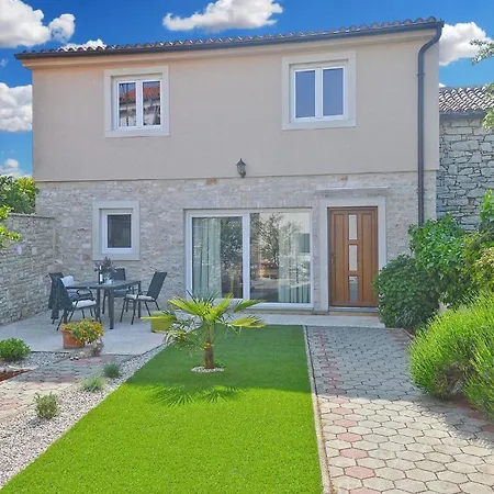 Fuer 6 Personen Ca 86 Qm In Peroj, Istrien Istrische Riviera Holiday home Peroj